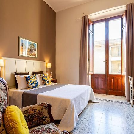 Marlin Rooms Кальярі Екстер'єр фото