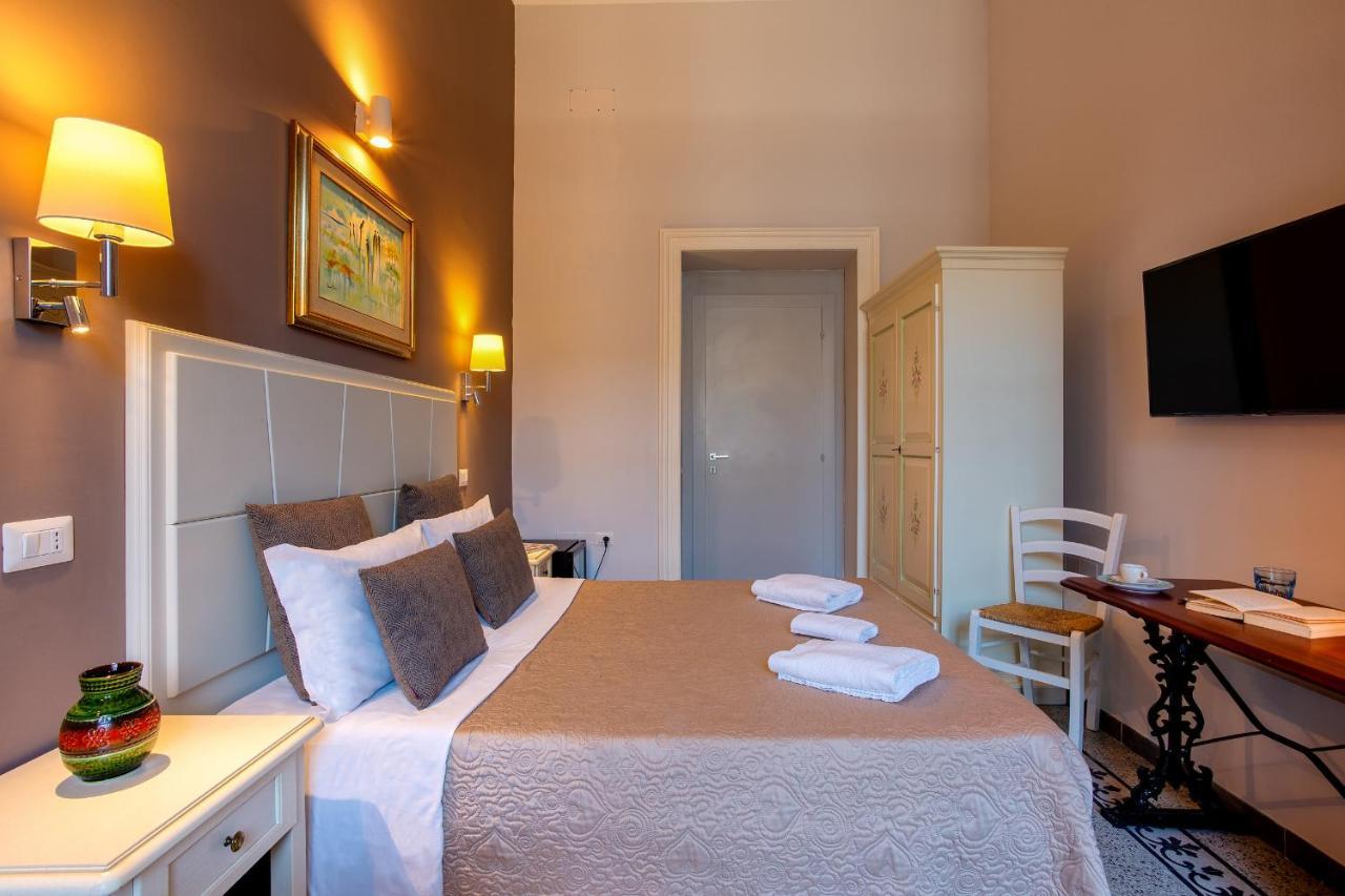 Marlin Rooms Кальярі Екстер'єр фото
