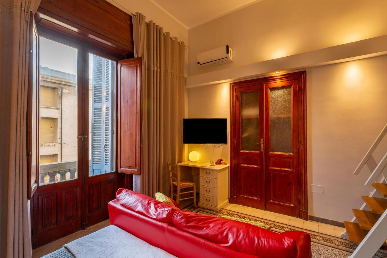 Marlin Rooms Кальярі Екстер'єр фото